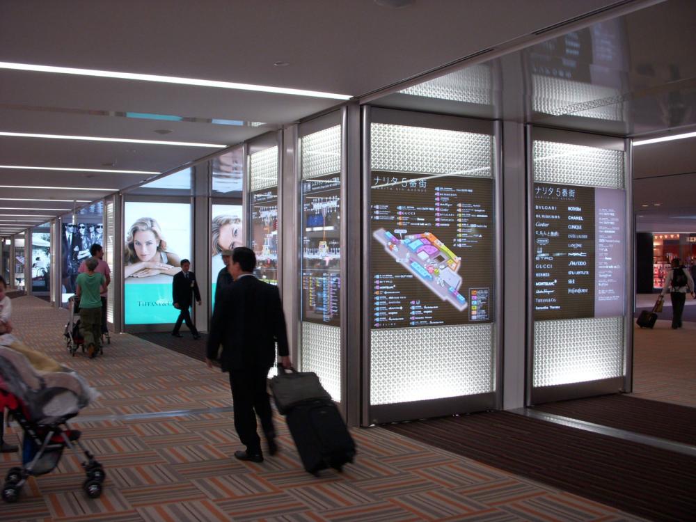 ALL wall mounted signs at "5th Avenue" are illuminated by white LED that contributed to uniformed brightness and ecology.