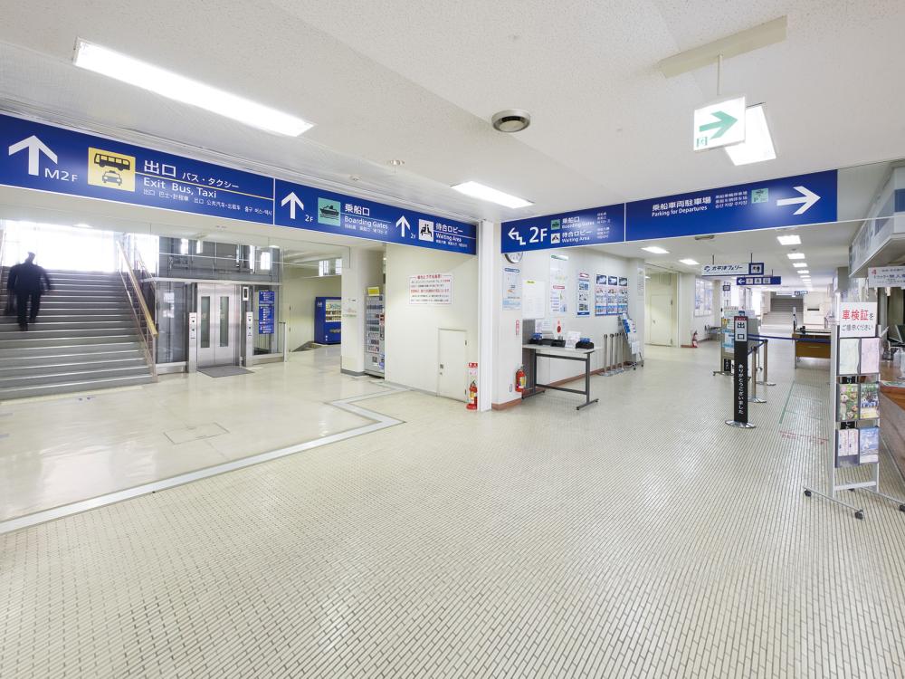 乗船車両駐車場側から入ったチケットコンコース